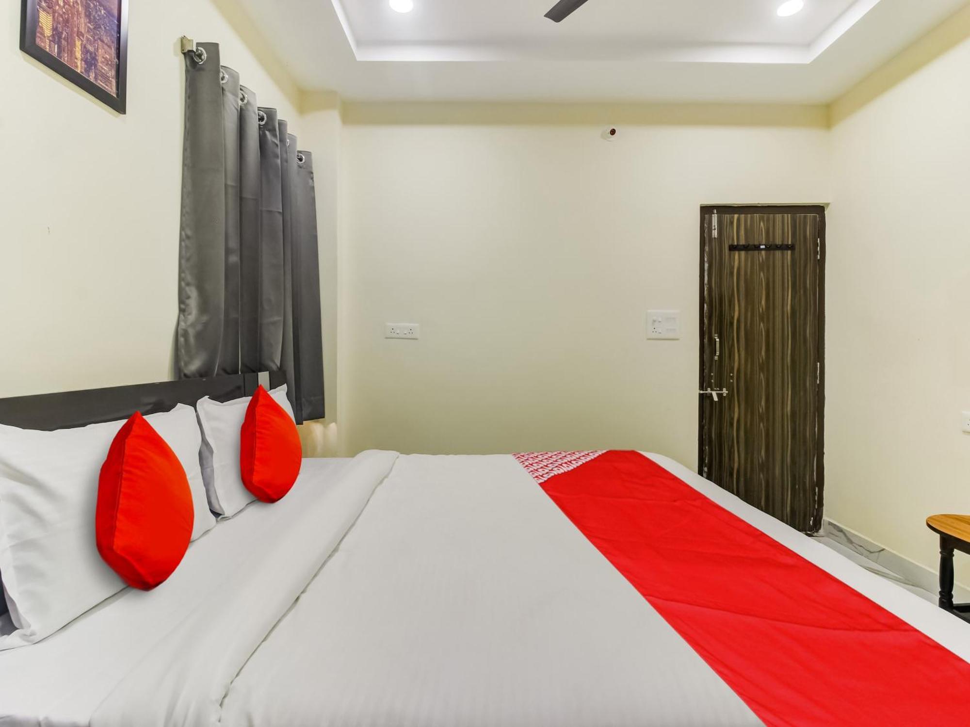Super Hotel O Sri Nirvana Pride Ibrahimpatan Bagian luar foto