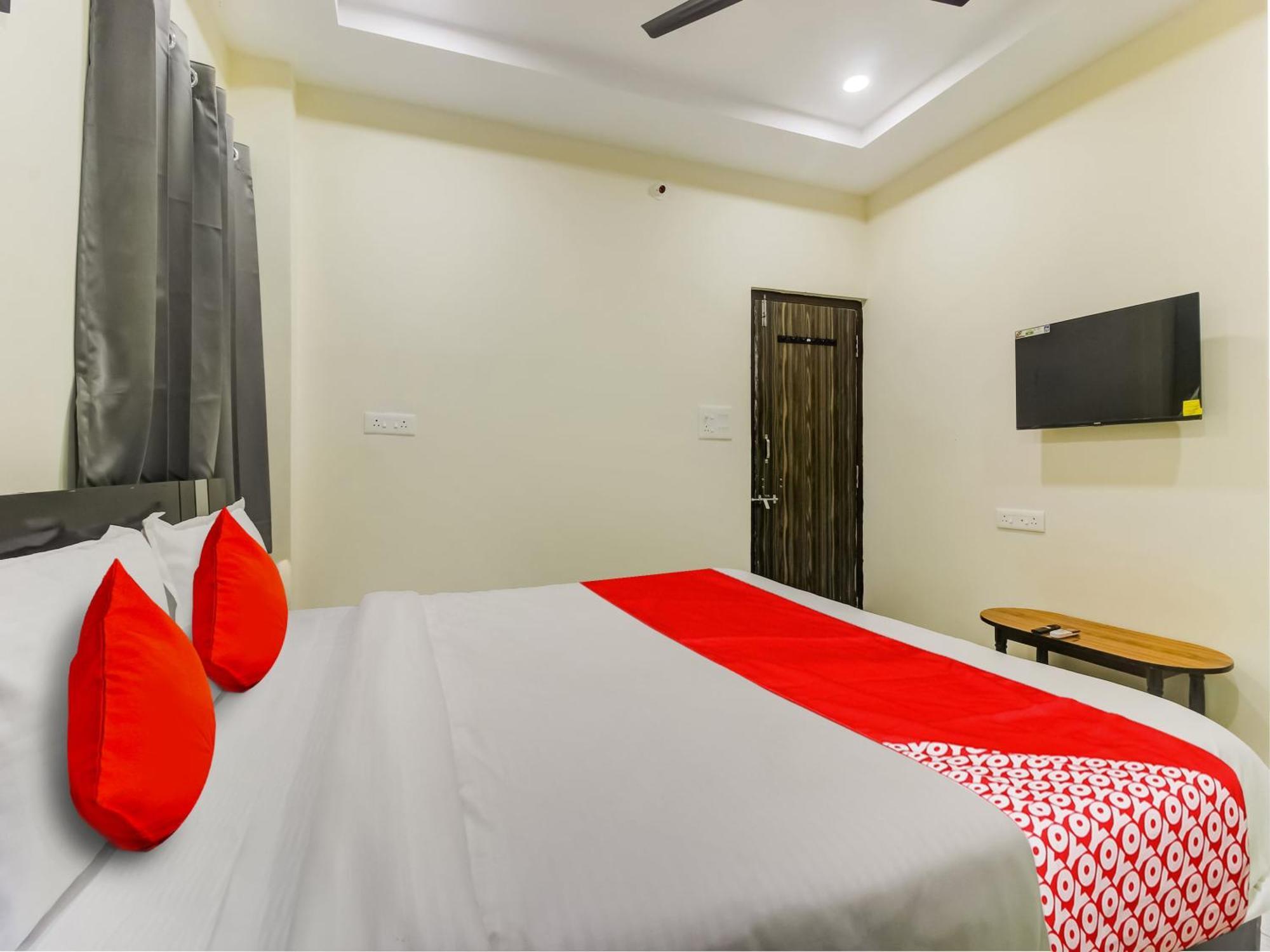 Super Hotel O Sri Nirvana Pride Ibrahimpatan Bagian luar foto
