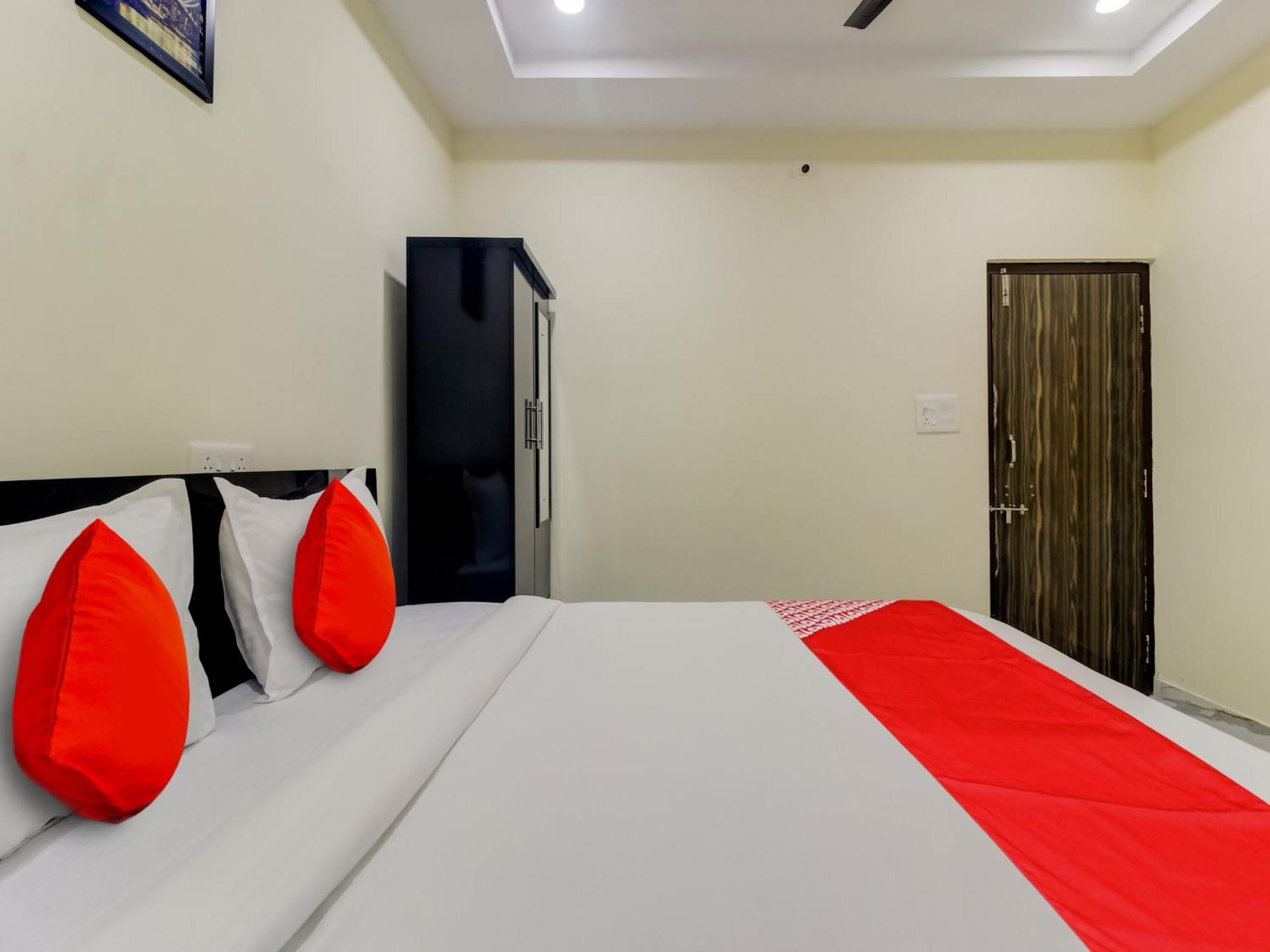 Super Hotel O Sri Nirvana Pride Ibrahimpatan Bagian luar foto